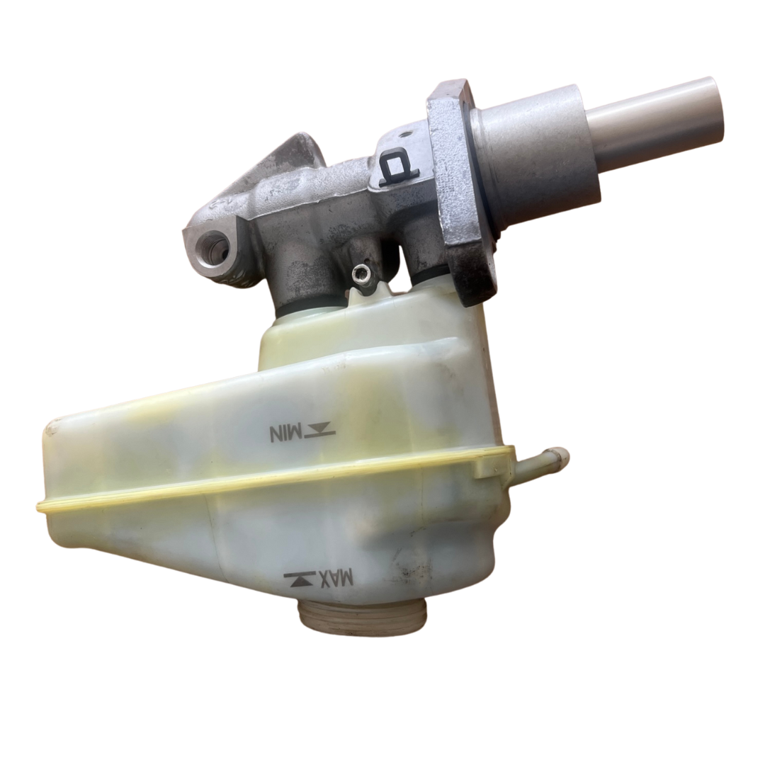 VW Golf MK5 (0509) Brake Master Cylinder + Brake Fluid Reservoir
